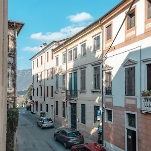 Living Down Town Apartment